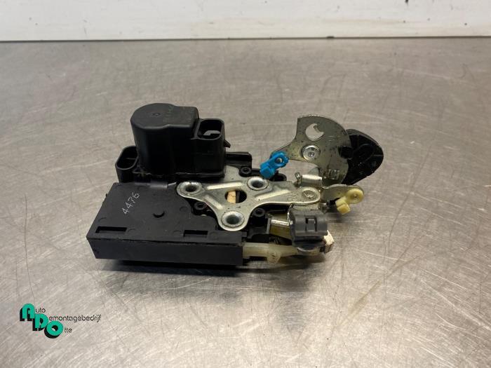 Deurslot Mechaniek 4Deurs rechts-achter van een Opel Karl (K, Auto-onderdelen, Carrosserie, Gebruikt, -, -, Opel