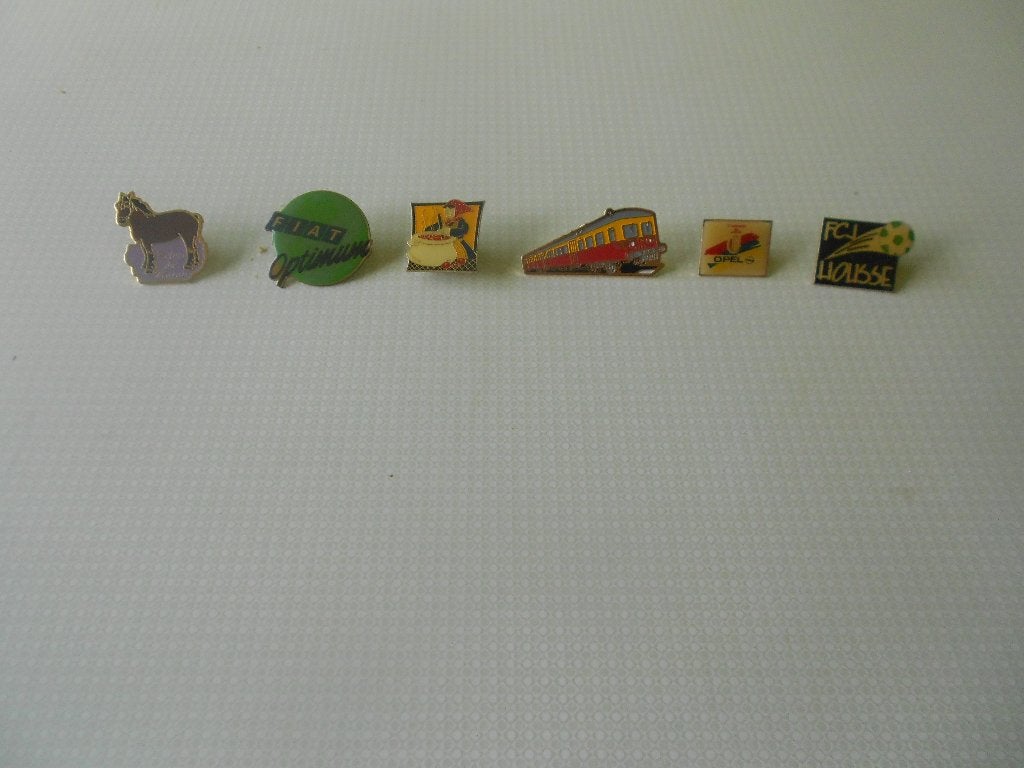 collection de 6 pins, Collections, Enlèvement ou Envoi, Comme neuf
