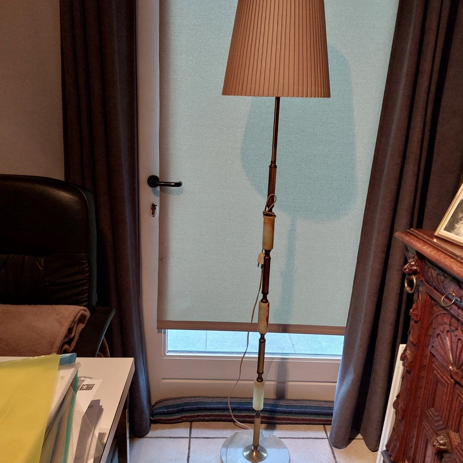 staande lamp in koper met marmeren stukken, Ophalen, Zo goed als nieuw
