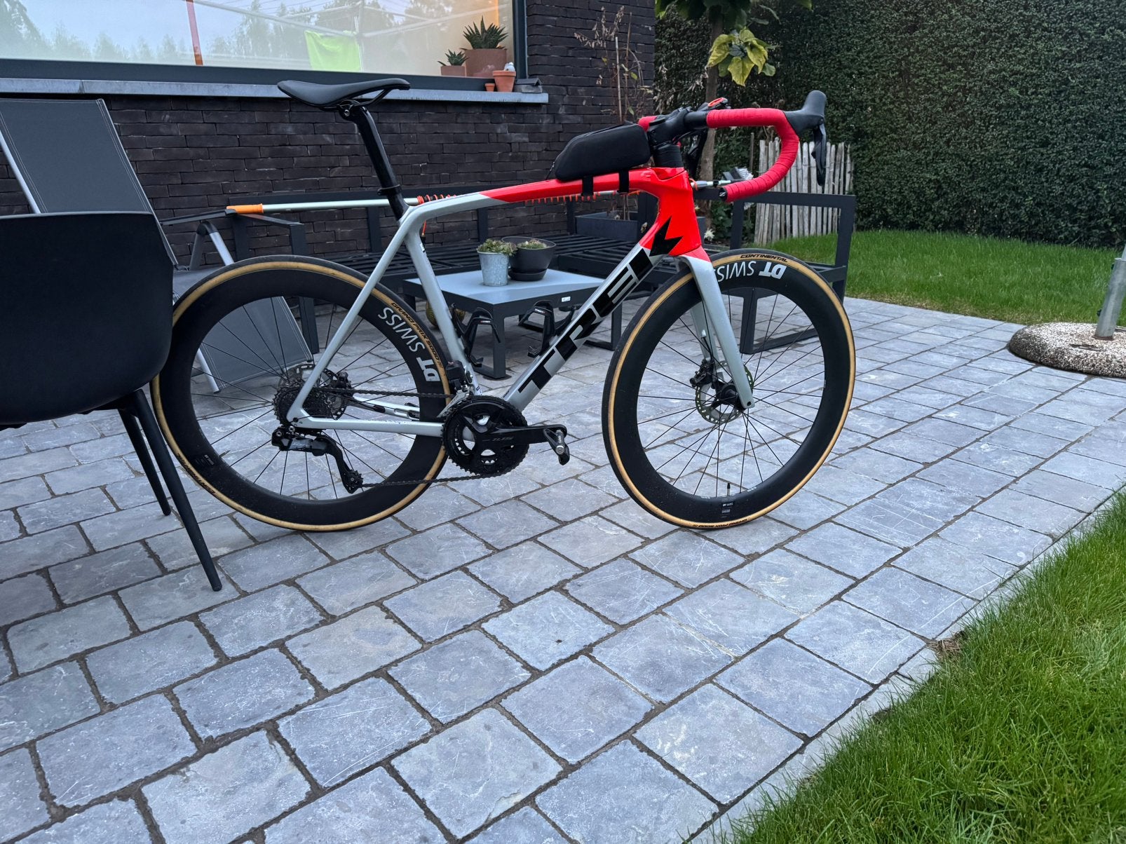 Trek Émonda SL 6 105 Di2 2024 racefiets, Fietsen en Brommers, Ophalen, Zo goed als nieuw, Schijfrem, Versnellingen