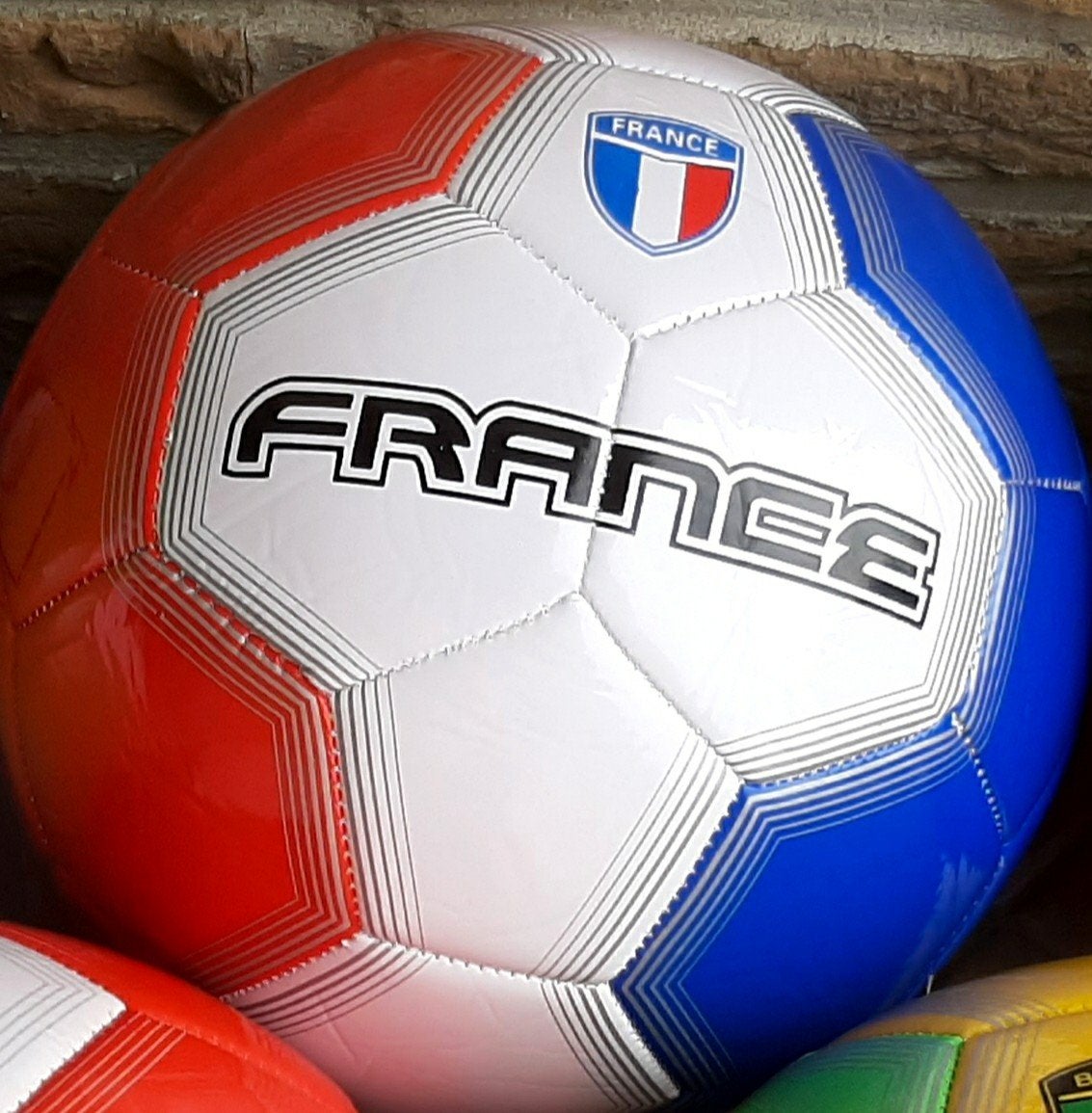Nieuwe voetballen! Frankrijk., Enlèvement