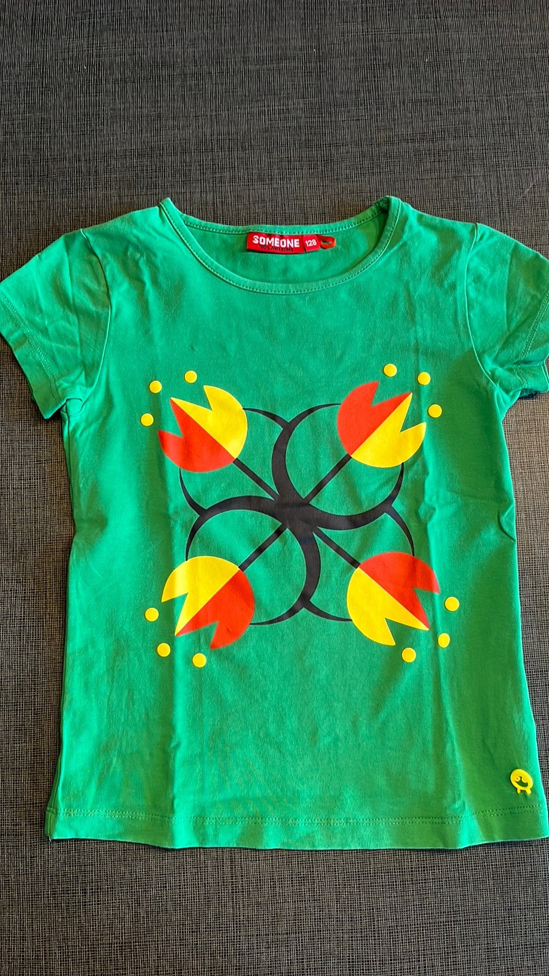Groen T-shirt SOMEONE maat 128, 8 jaar, Enlèvement, Neuf, Fille, Chemise ou À manches longues
