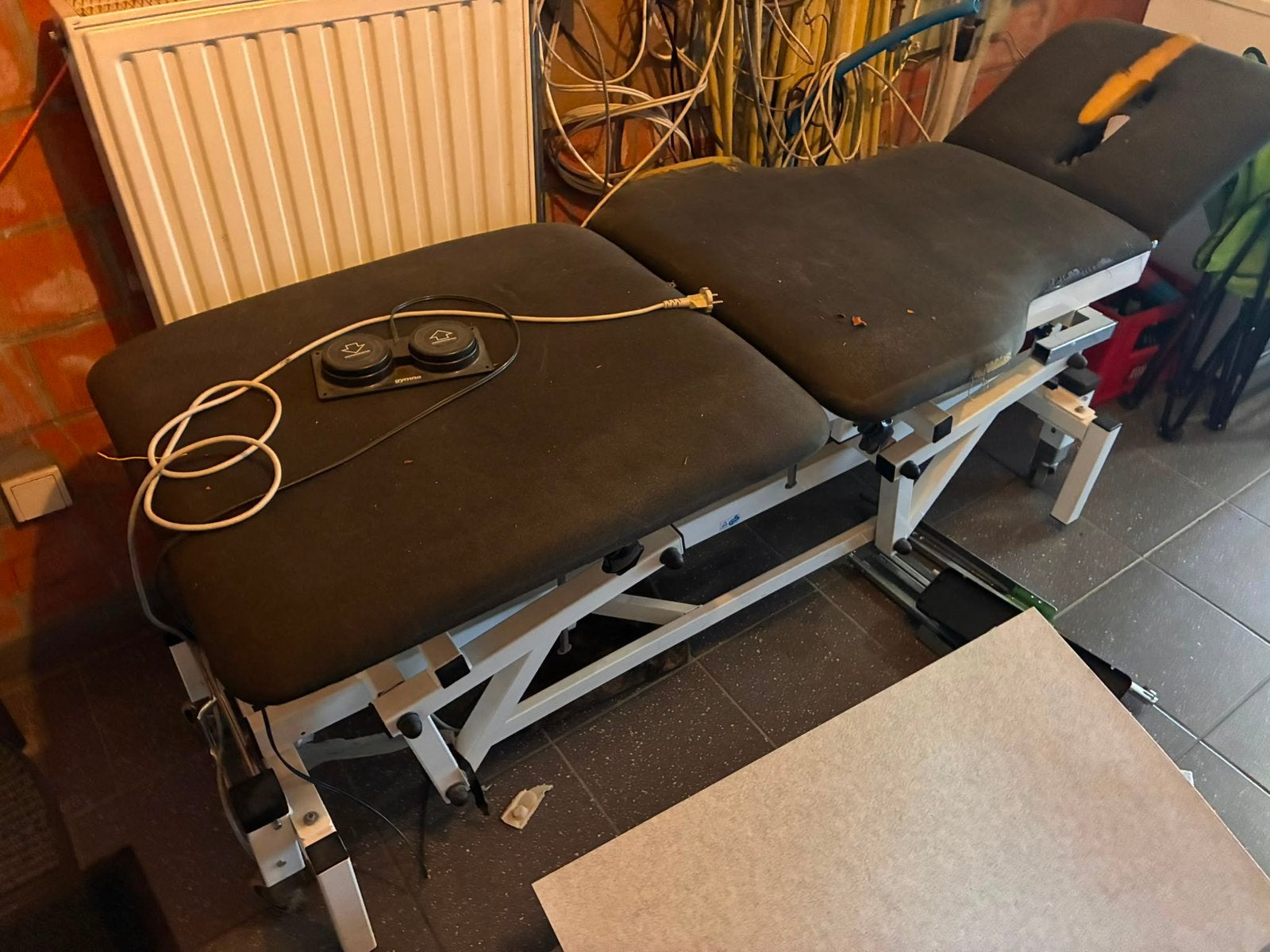 Gymna elektrisch verstelbare Massage- of Behandelingstafel, Ophalen, Gebruikt