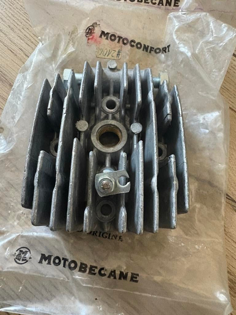Cilinderkop Motobecane Cady bromfiets, Fietsen en Brommers, Ophalen of Verzenden, Nieuw