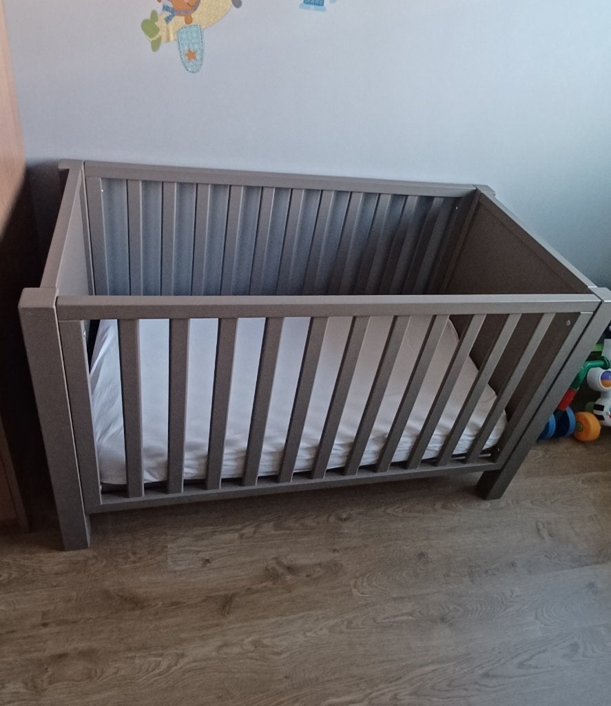 Babybedje met matras en lattenbodem te koop, Ophalen, Gebruikt, Ledikant