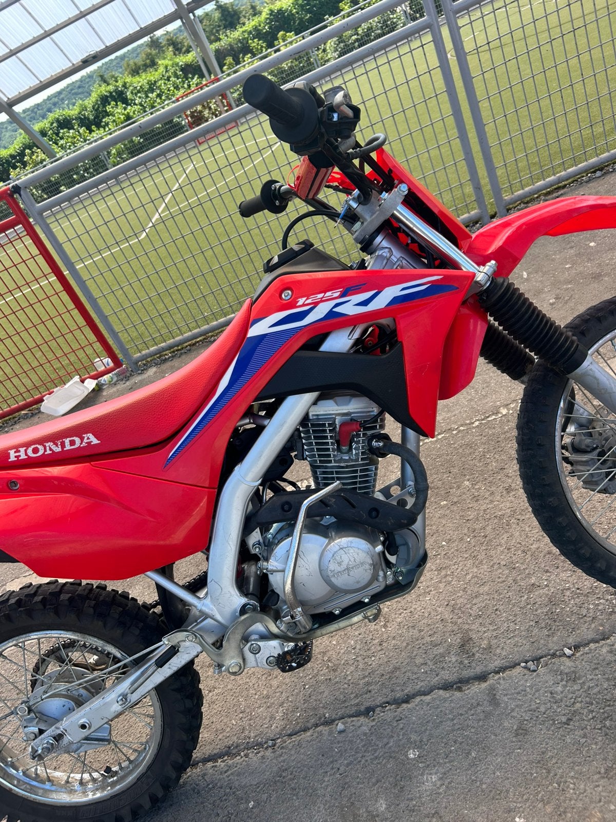 125 crf 2023, Motos, Entreprise