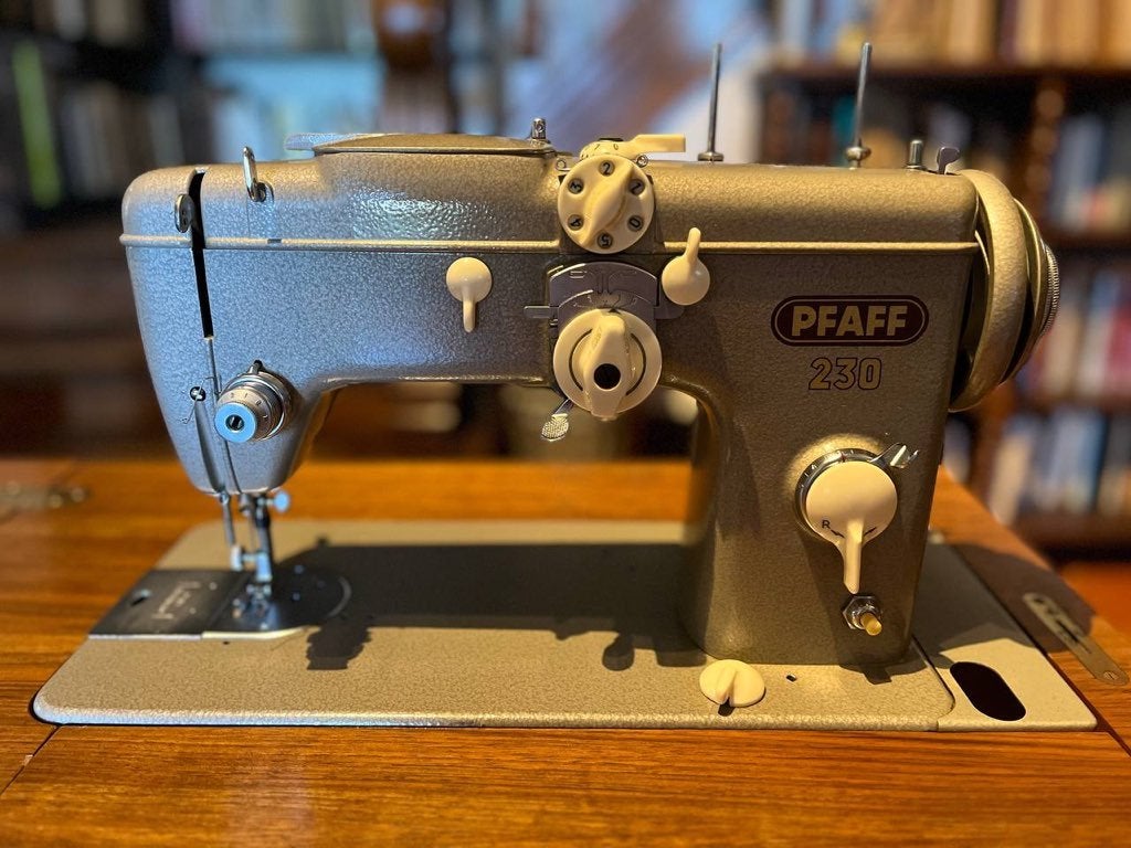 Machine à coudre Pfaff vintage, Antiquités & Art, Enlèvement