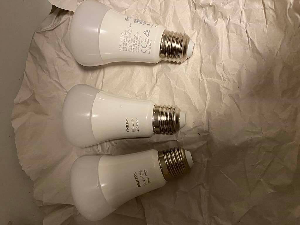 Hue white and color E27 fitting, Led-lamp, Zo goed als nieuw, Bedienbaar via app, Meerkleurig