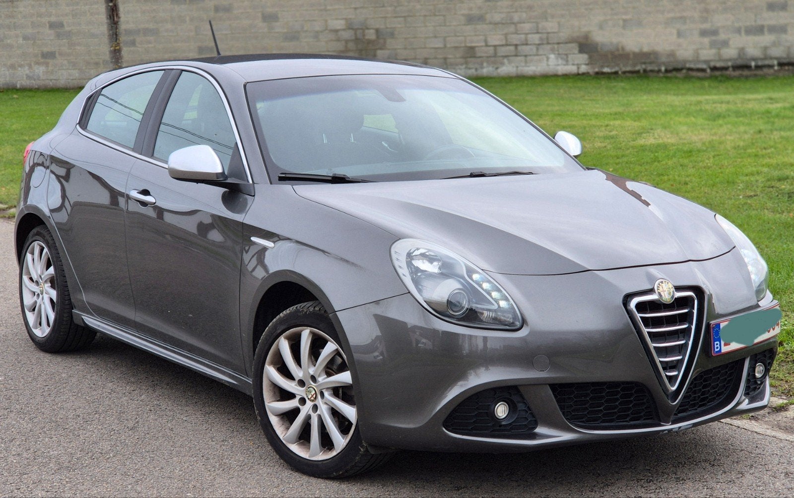 alfa Romeo giulietta 20jtd 103kw 138mkm clima 3900€, Auto's, Alfa Romeo, Euro 5, 1600 cc, 5 deurs, Particulier
