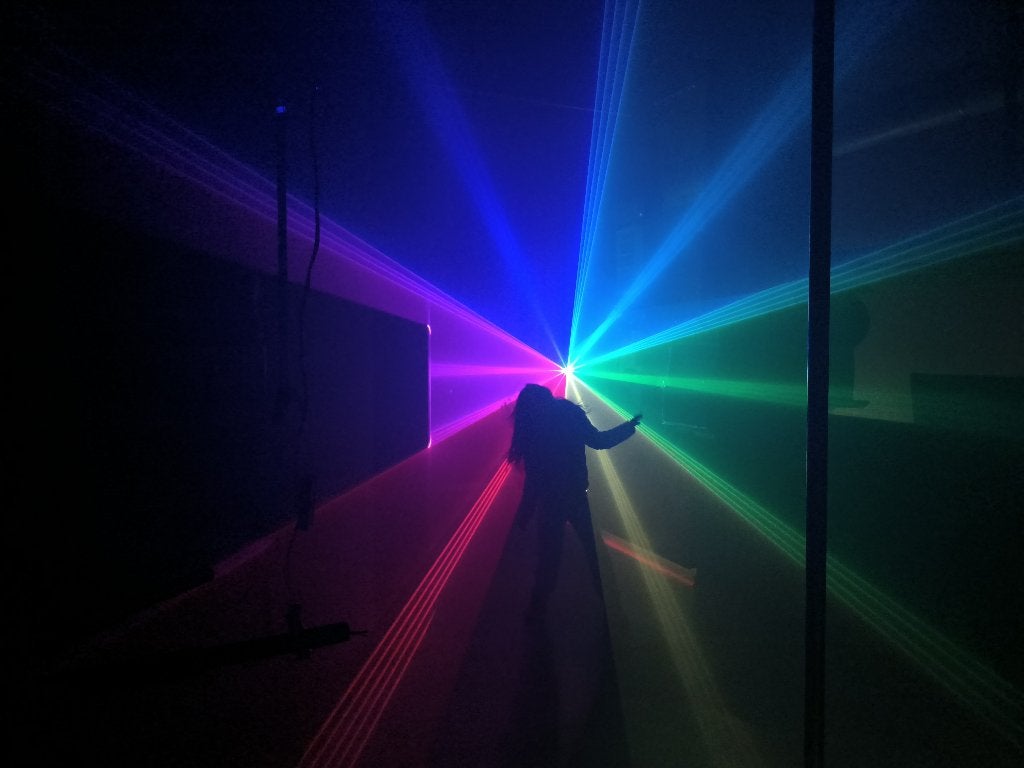 Nieuwe First Class 5W RGB Laser 25Kpps, Muziek en Instrumenten, Licht en Laser, Ophalen of Verzenden, Nieuw, Laser, Geluidgestuurd