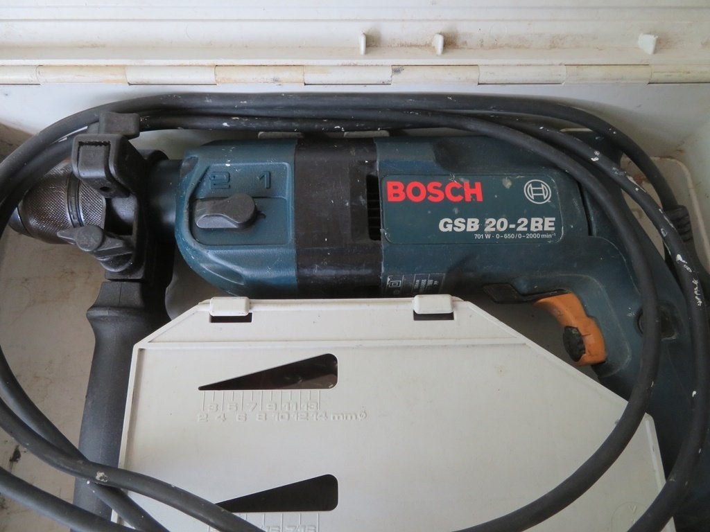 Bosch blauwe boormachine, Ophalen of Verzenden, Gebruikt, 600 watt of meer, Boor- en Schroefmachine