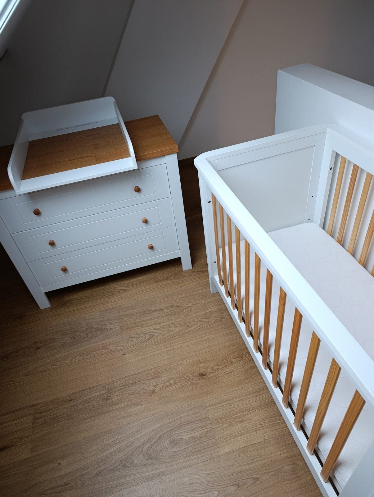 Babykamer Prémaman (bed, commode, kast), Ophalen