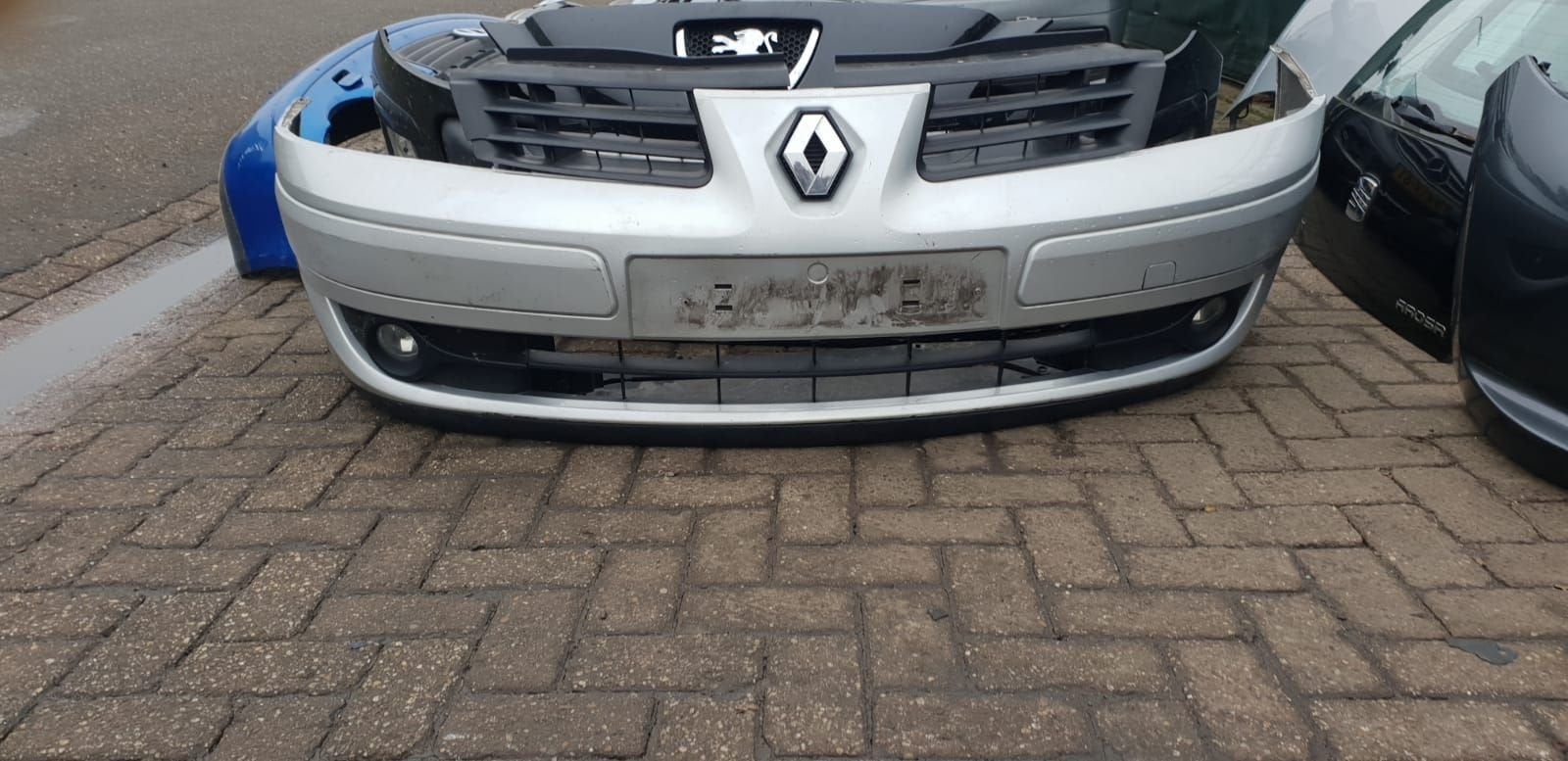 RENAULT LAGUNA VOORBUMPER BJ 2007, Autos : Pièces & Accessoires, -, Utilisé, -, Avant