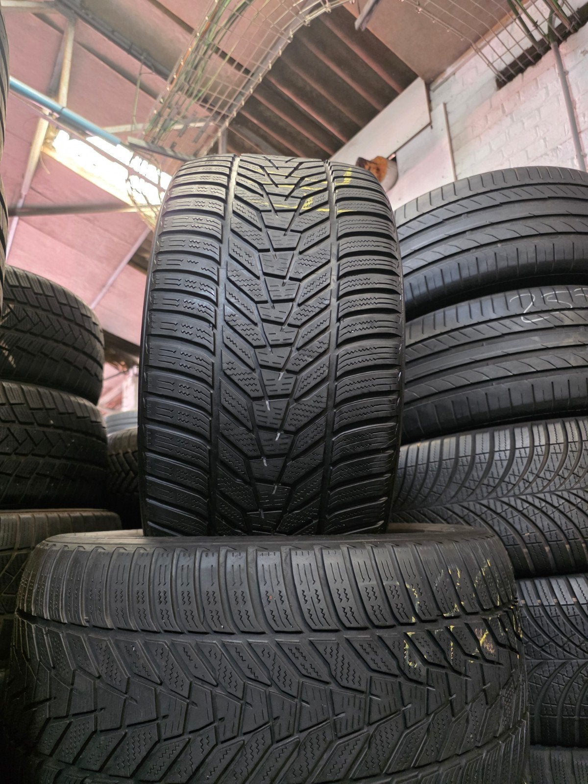 275 40 18 hankook avec montage et équilibrage, Enlèvement