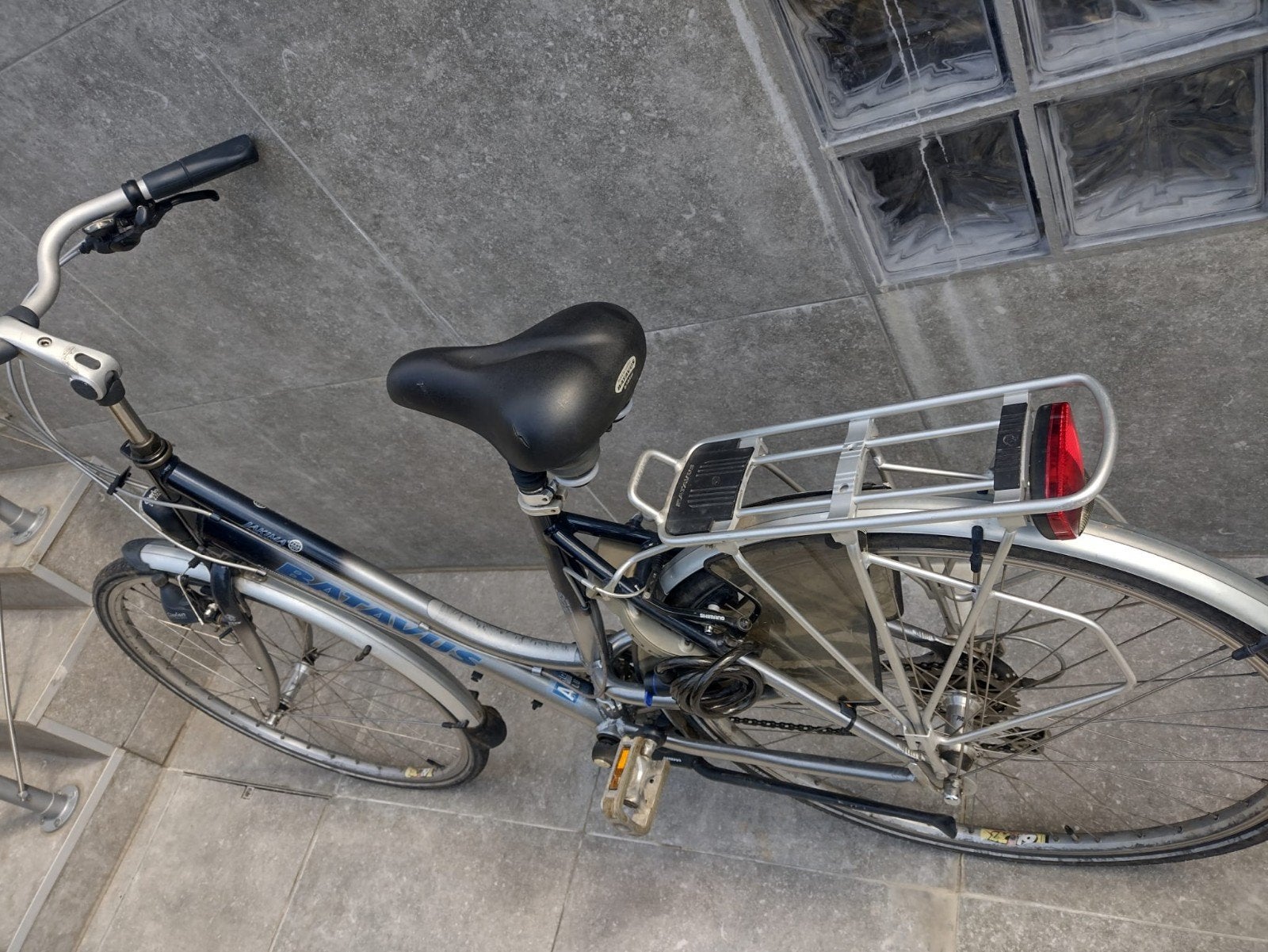 VELO BATAVUS 28"POUCES AVEC VITESSES, Enlèvement