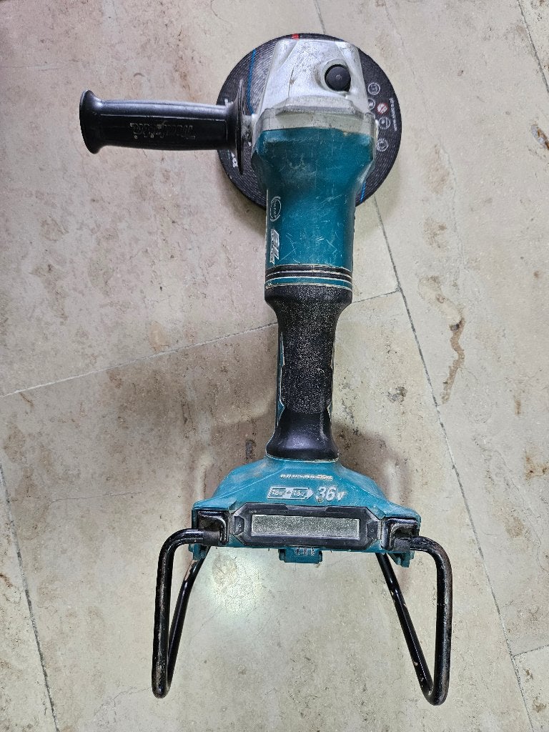 Meule Makita Meuleuse d'angle 2x18V =36 volts 230 mm (corps), Bricolage & Construction, Enlèvement ou Envoi, Comme neuf, 1000 watts ou plus