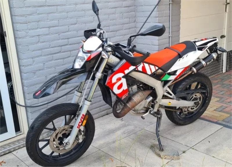 VOULU ! ! ! ! BROMEUSE À INTERRUPTEUR 50 CC AVEC PAPIERS, Vélos & Vélomoteurs, Cyclomoteurs | Derbi, Enlèvement ou Envoi