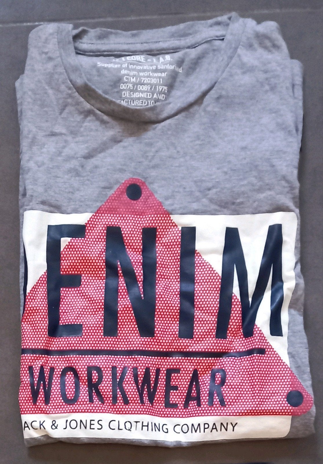 T-shirt - maat 176 -> 2€, Kinderen en Baby's, Kinderkleding | Kinder-kledingpakketten, Ophalen, Zo goed als nieuw, Maat 176