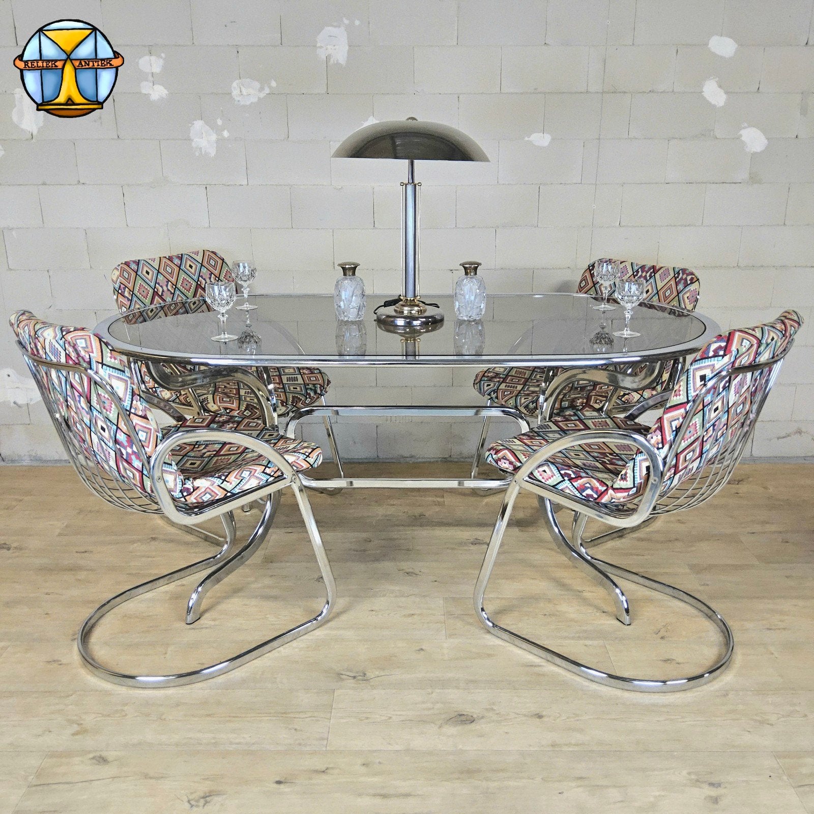 Table à manger vintage Gastone Rinaldi en chrome et verre fu, Maison & Meubles, Quatre personnes, 150 à 200 cm, Enlèvement ou Envoi
