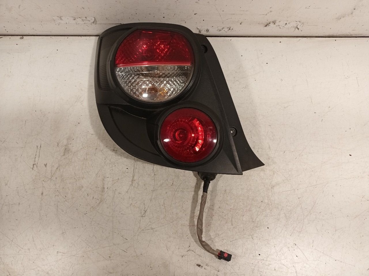Achterlicht links buiten Chevrolet Aveo, Onderdelen@venauto.nl, Van der Ven Autorecycling B.V., Gebruikt, Ettenseweg 76, 4706 PB Roosendaal, The Netherlands
