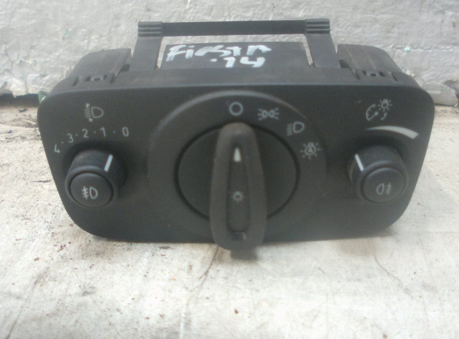 lichtschakelaar ford fiesta c1bt-13a024-ab, Autos : Pièces & Accessoires, -, -, -, Enlèvement ou Envoi