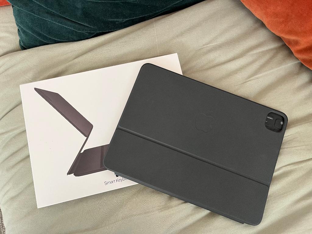 Smart Keyboard Folio, Computers en Software, Gebruikt, Ipad 10’9 inch, 11 inch, Bescherming voor- en achterkant