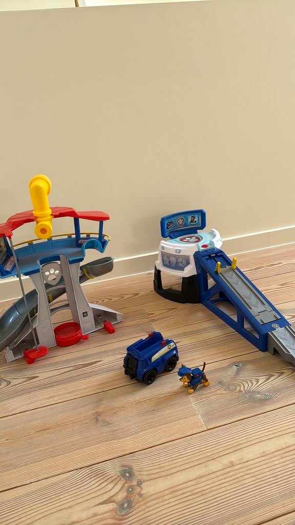 Paw Patrol - toren, wagen en lanceer platfrom, Enlèvement, Comme neuf