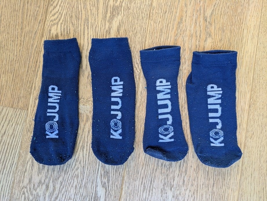 KOJUMP chaussettes antidérapantes, taille L pour enfant, Ophalen, Gebruikt, Sokken