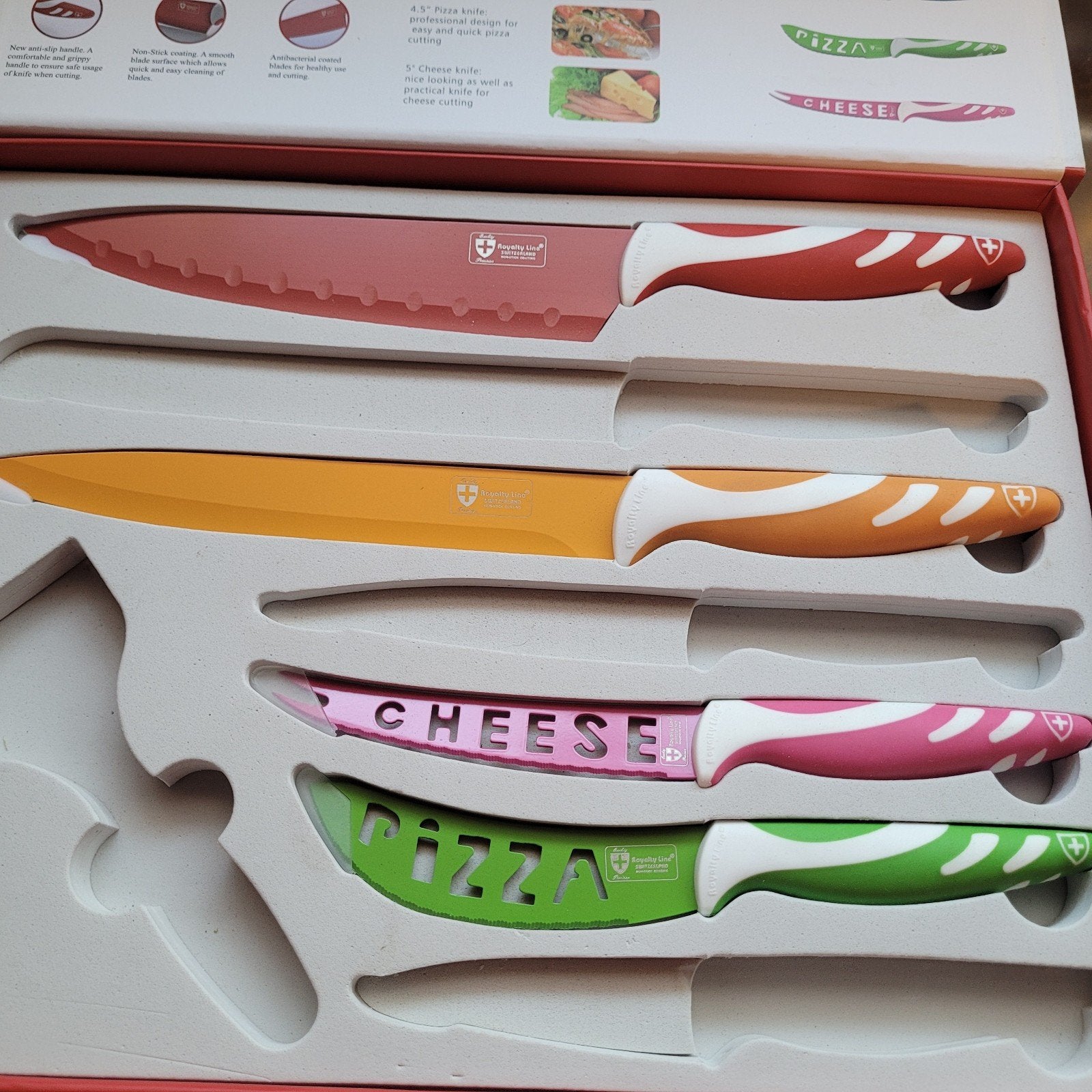 Pizzames en kaasmes en 2 grote kleurrijke messen, Ophalen