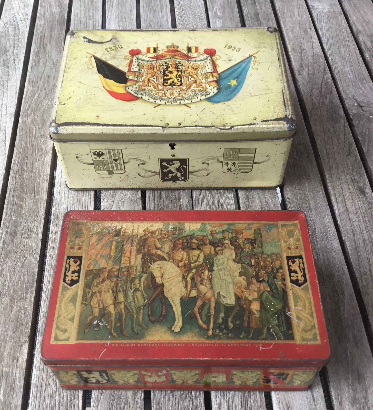 2 anciennes boîtes métal. de la famille royale de Belgique, Enlèvement ou Envoi, Utilisé