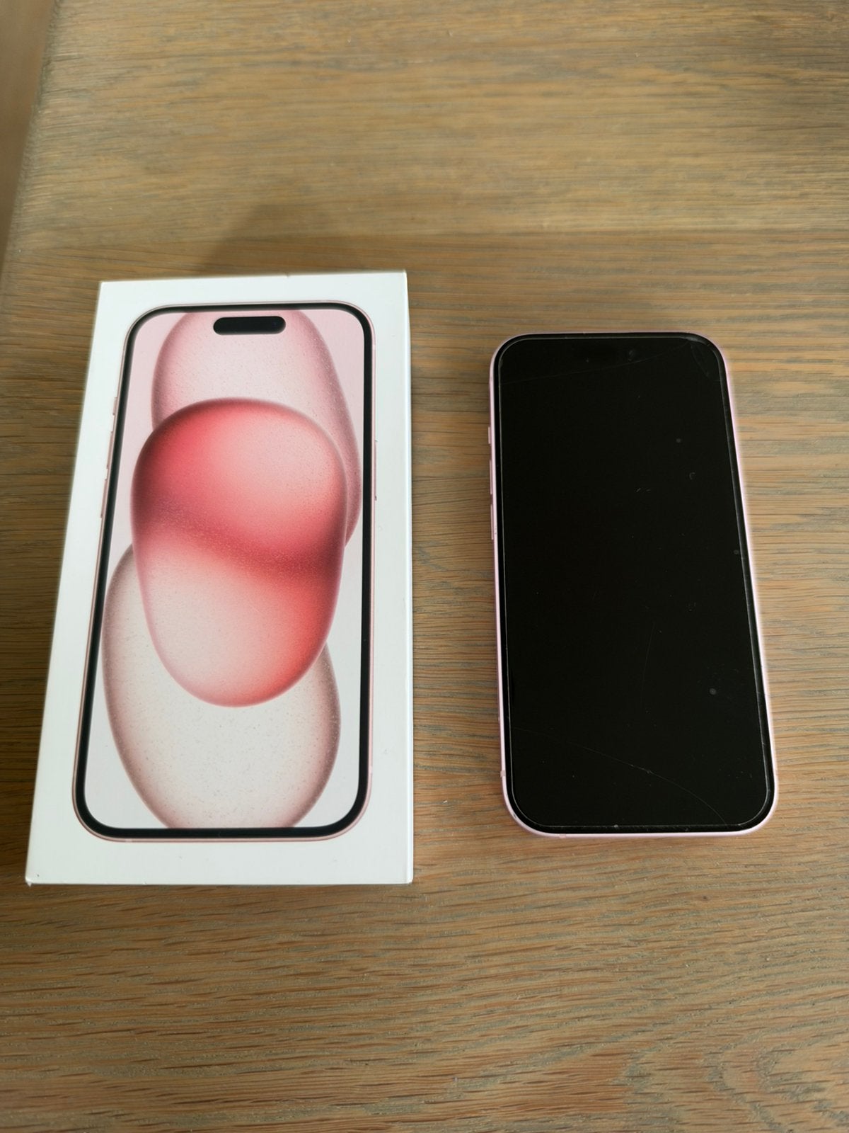 Apple iphone 15 256gb met burga covers., Ophalen, Zo goed als nieuw, IPhone 15
