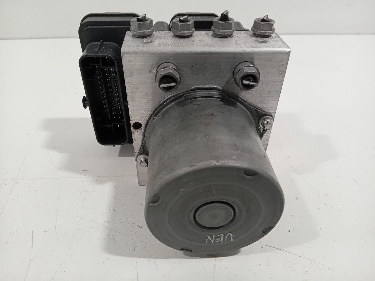 Abs pomp Volkswagen Taigo, Auto-onderdelen, Onderdelen@venauto.nl, Van der Ven Autorecycling B.V., Gebruikt, Ettenseweg 76, 4706 PB Roosendaal, The Netherlands