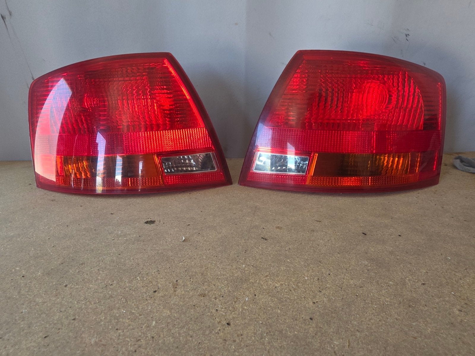 Feux arrière combinés pour Audi A4 2005, 10€ l'unité, Enlèvement, Utilisé, Audi