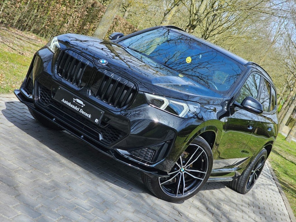 Bmw X1 Sdrive 20i M sport | 20INCH | TREKHAAK | CAMERA, Auto's, BMW, 1800 kg, Zwart, Leder, 5 zetels