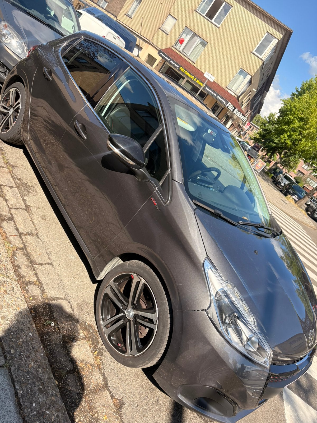 Peugeot 208- GT-line, Auto's, Zwart, Navigatiesysteem, Leder, Handgeschakeld