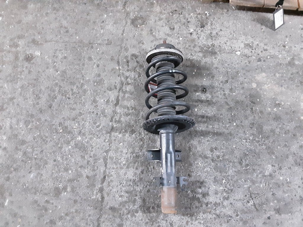 AMORTISSEUR OU ABSORBEUR DE CHOC AVANT DROIT Volkswagen, Volkswagen, Mevr. I. Hauben, Utilisé, Rue de l'Espoir 34 34
4030  GRIVEGNÉE, BE