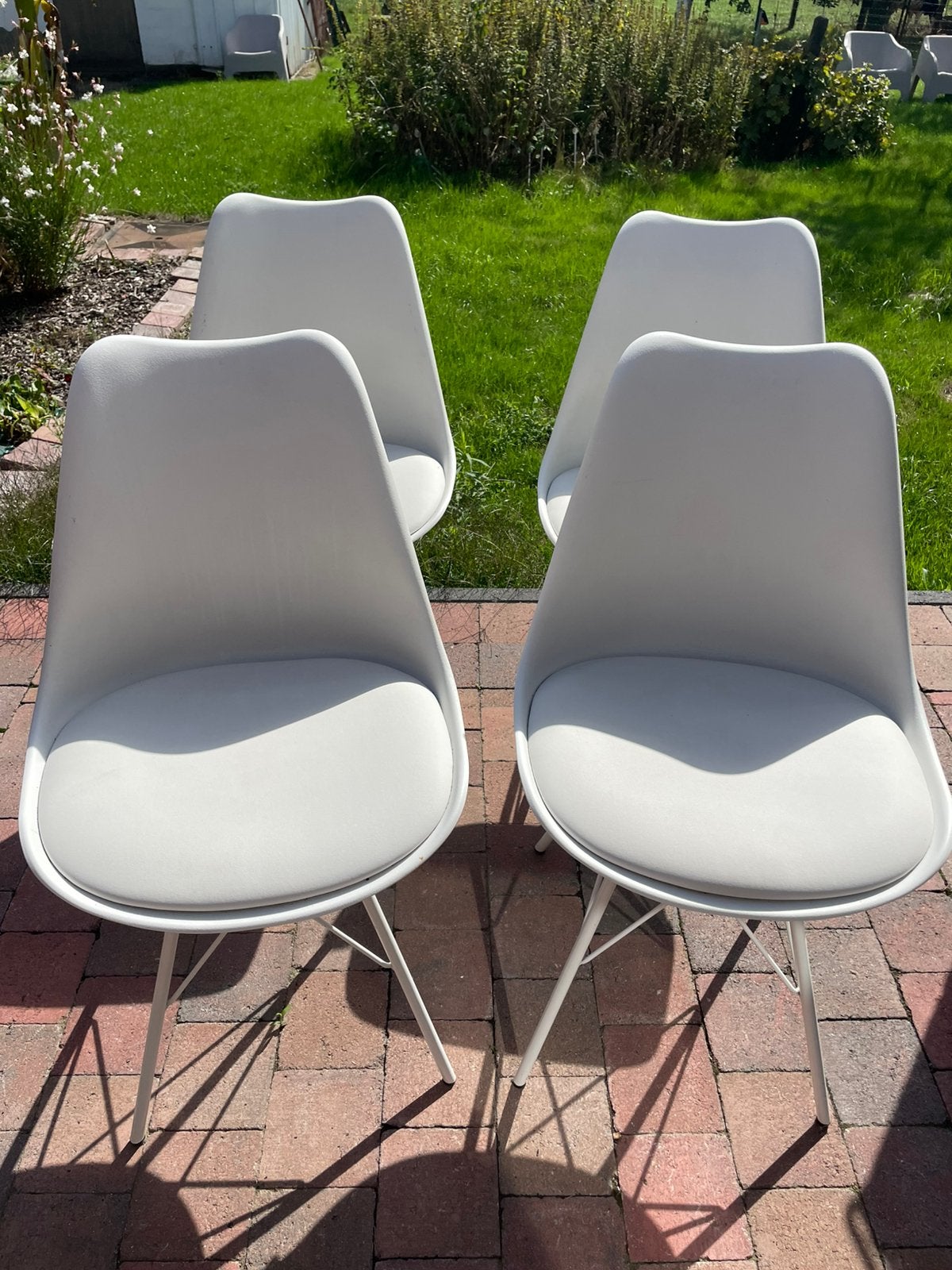 4 chaises blanches, Maison & Meubles, Enlèvement, Comme neuf, Une