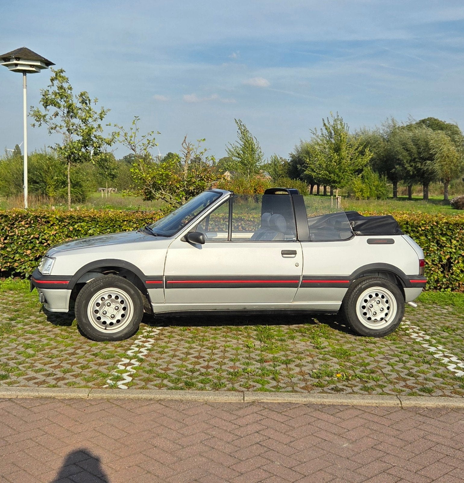 peugeot 205 1.4 cabrio 1992, Autos, Argent ou Gris, Achat, Cabriolet, Boîte manuelle