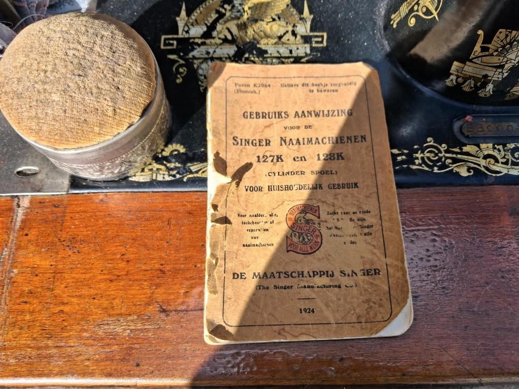 oude naaimachine merk singer met boekje, Antiek en Kunst, Ophalen