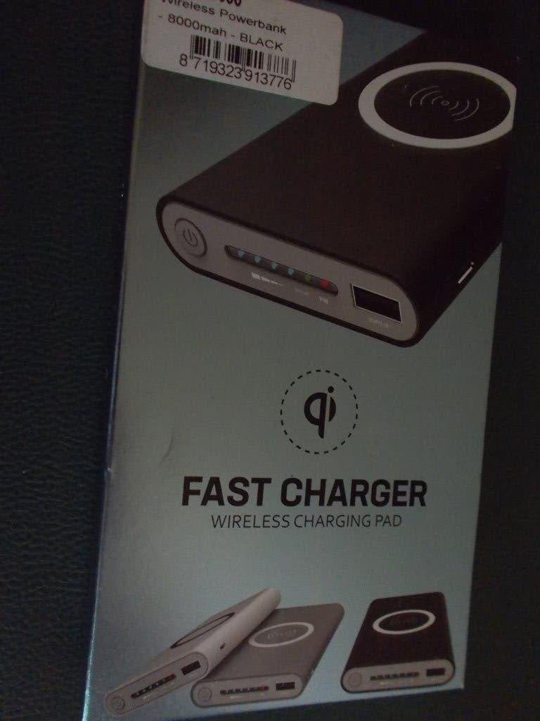 NIEUW  Powerbank  8000mah  zwart, Télécoms, Enlèvement, Neuf, Powerbank