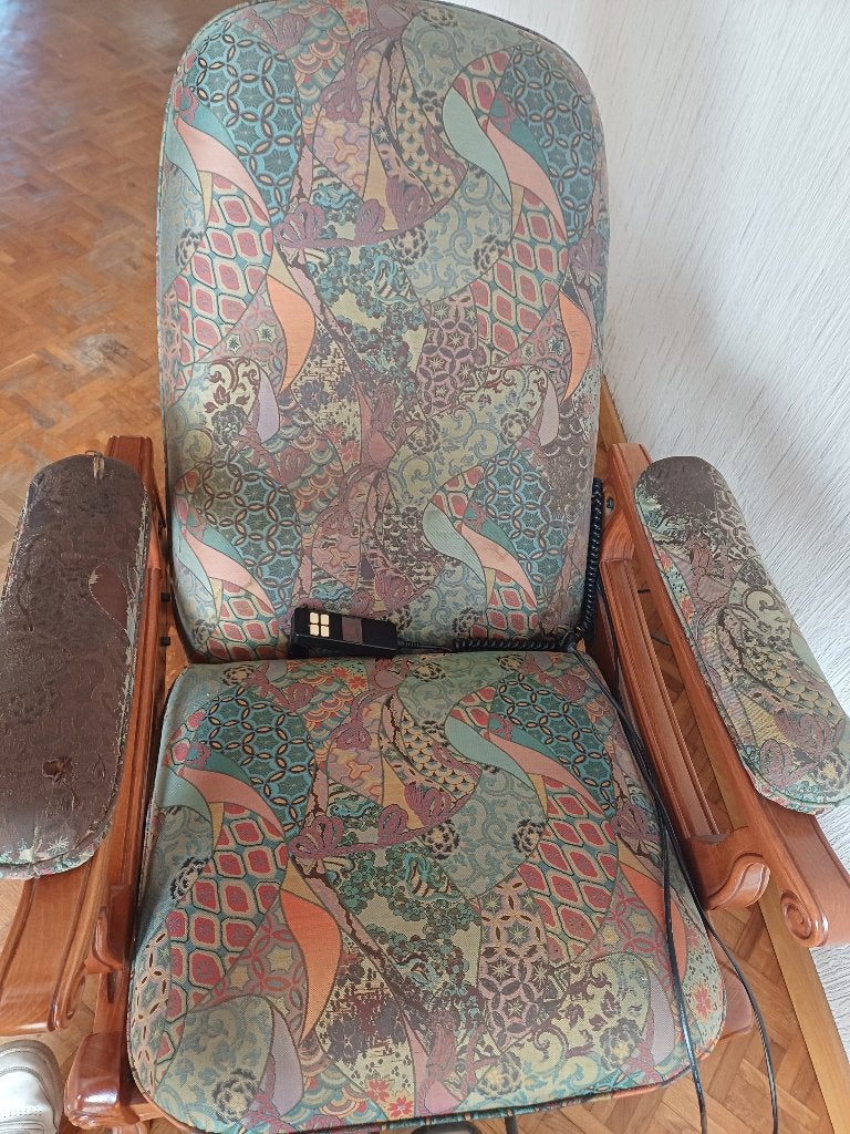 Elektrische relaxstoel GRATIS, Huis en Inrichting, Ophalen, Gebruikt, Hout