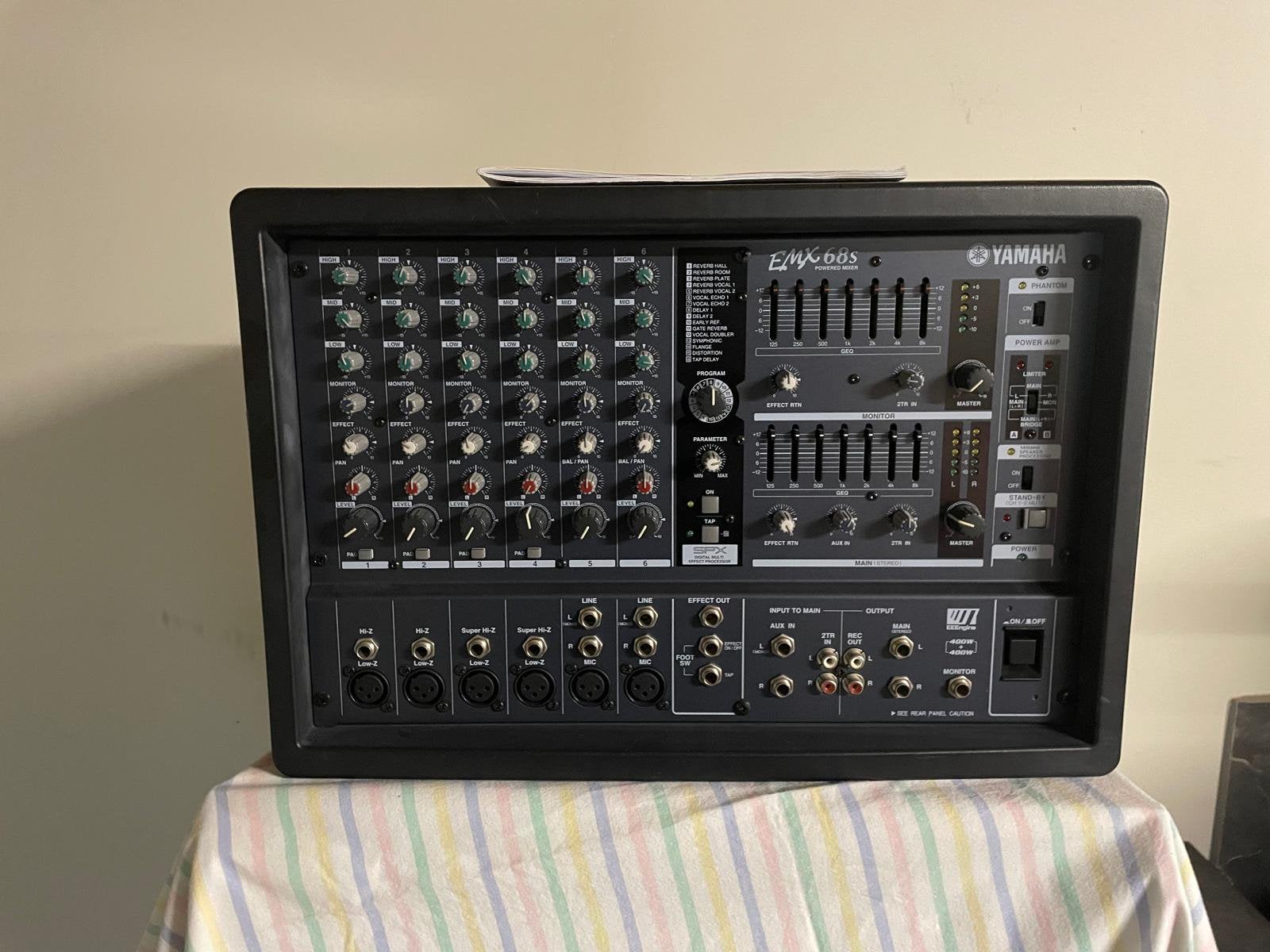 Yamaha EMX68S Powered Mixer - Zo goed als nieuw, Muziek en Instrumenten, Mengpanelen, Ophalen, Zo goed als nieuw