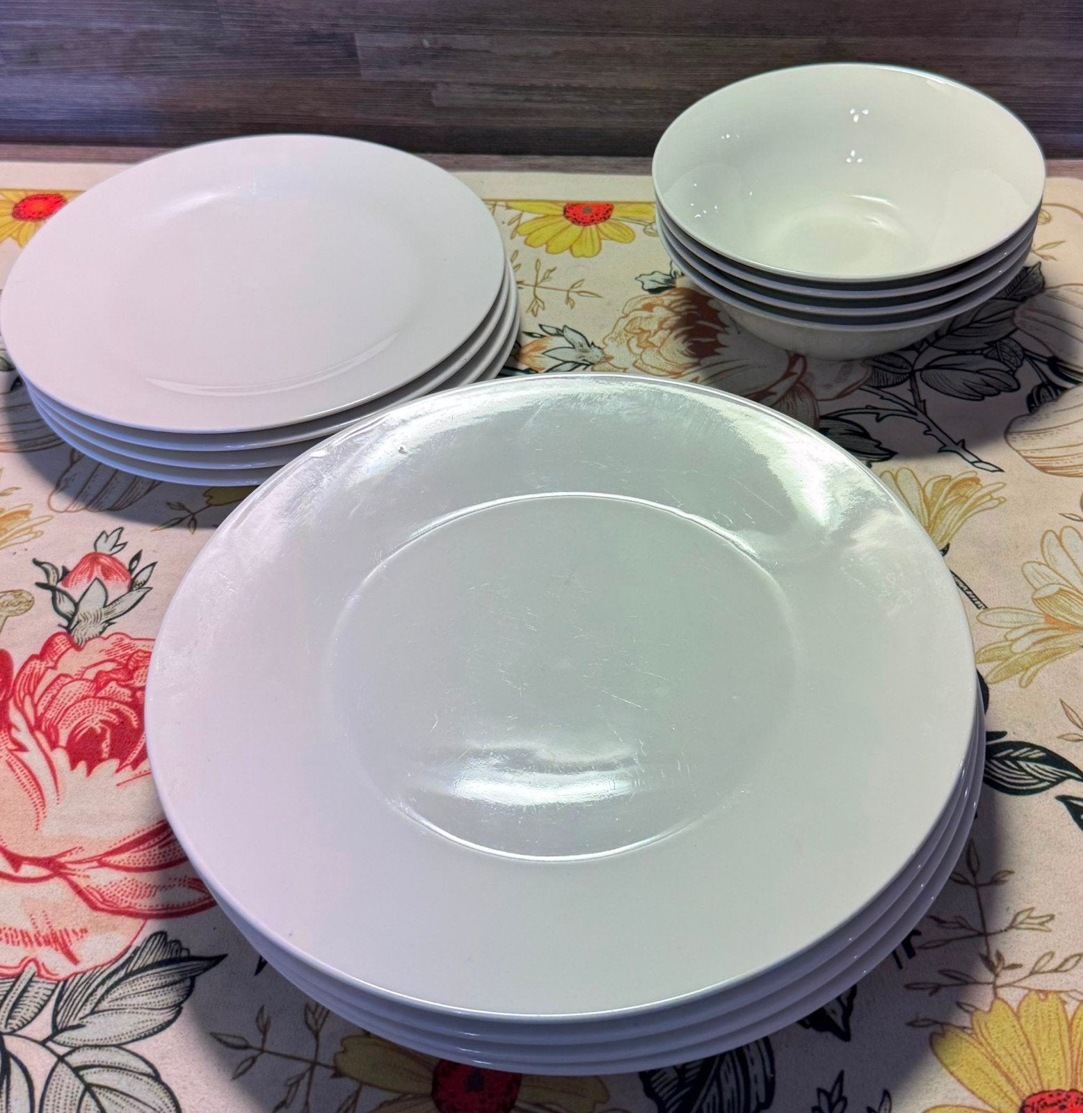 Wit servies: borden, kommen en mokken, Maison & Meubles, Cuisine | Vaisselle, Comme neuf, Service complet, Enlèvement ou Envoi