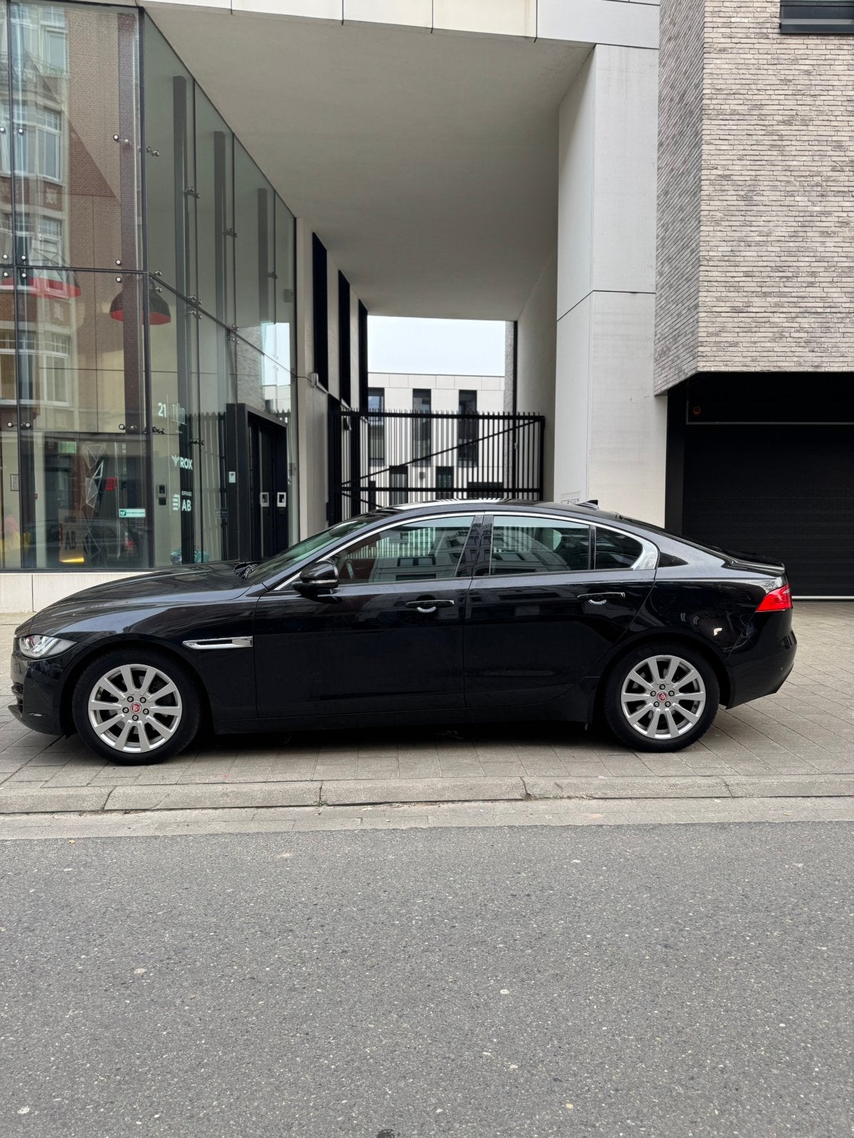 JAGUAR XE 2.0 diesel, Auto's, Automaat, Zwart, Leder, 5 deurs