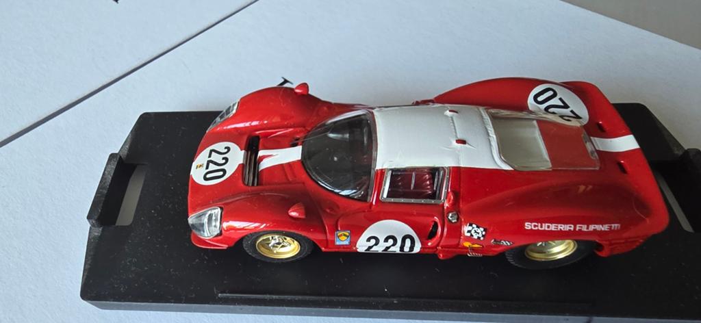 Modèle de voiture Brumm 1/43 Ferrari 330-P4 Scuderia Filipin, Hobby & Loisirs créatifs, Voitures miniatures | 1:18, Enlèvement