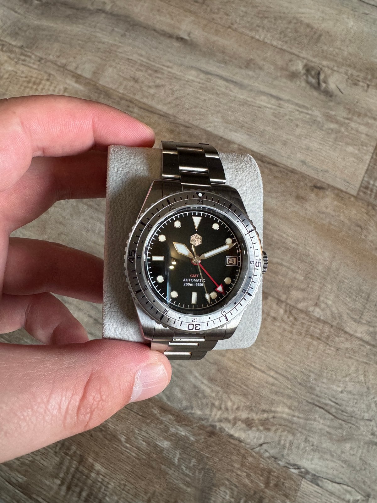 San Martin SN0112-G GMT Steel, Bijoux, Sacs & Beauté, Montres | Hommes, Montre-bracelet, Autres marques, Enlèvement ou Envoi, Acier