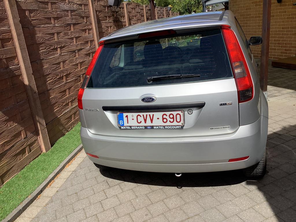 Ford fıesta 1.4 dıesel 103000 km gekeurd voor verkoop, Auto's, Voorwielaandrijving, Particulier, Fiësta, Zilver of Grijs