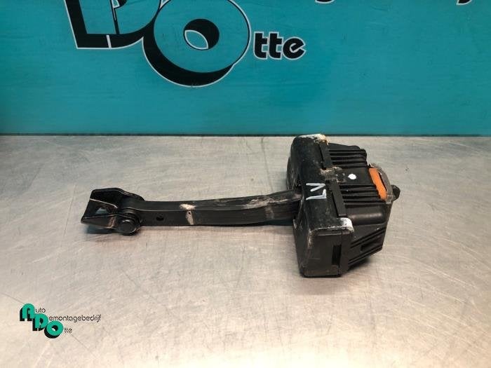 Butée 4portes avant gauche d'un BMW 5-Serie (5-Serie 02-), -, 3 mois de garantie, Utilisé, -