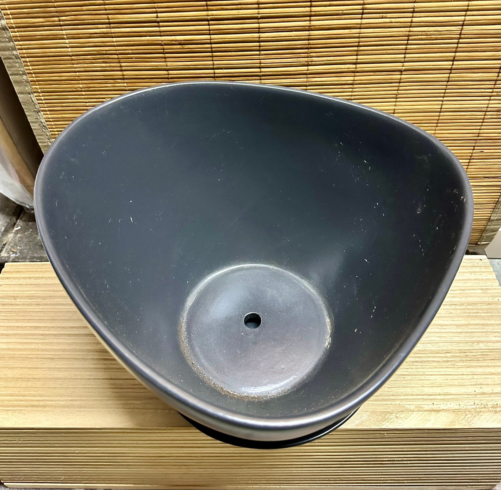 Beau pot asymétrique, 25 à 40 cm, Pierre, Comme neuf, Enlèvement