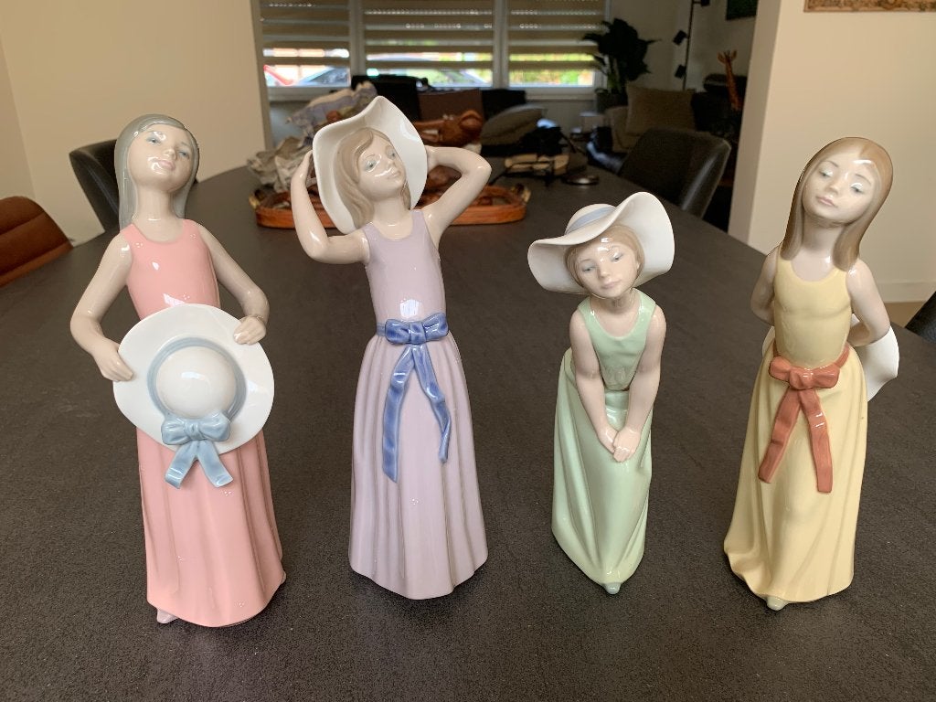 4 figurines lladro pour filles avec chapeaux de paille, Enlèvement, Comme neuf